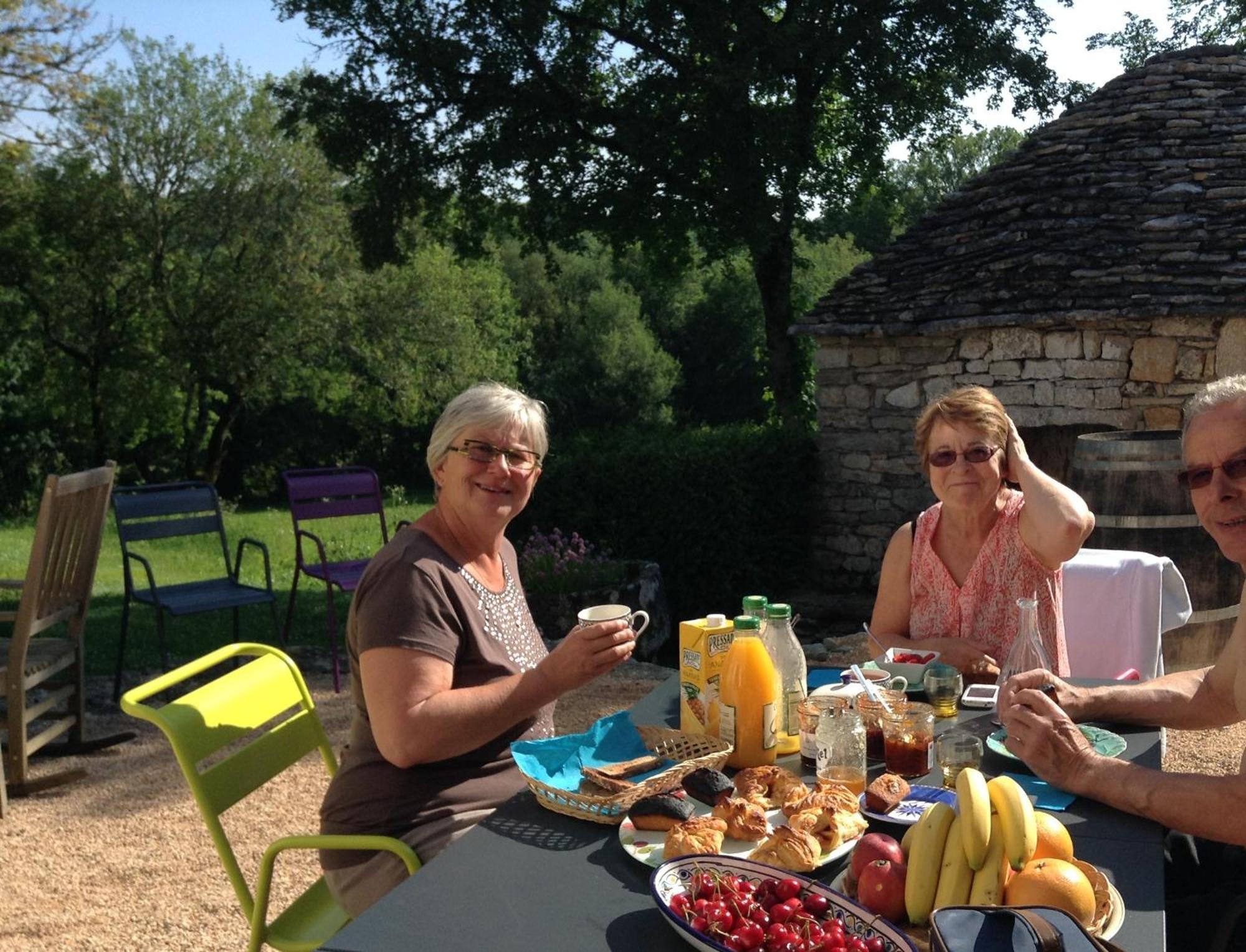 Bed and Breakfast Les Roulottes Du Lot Gramat Exterior foto